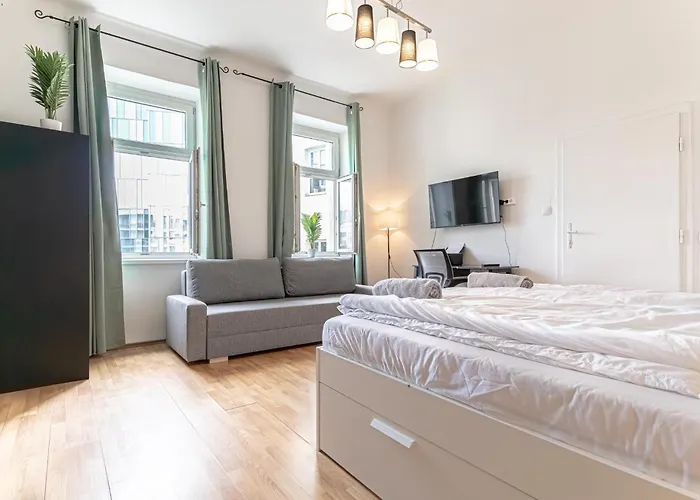 Lovely 1br U3 Proximity & Danube Canal, 3rd District *