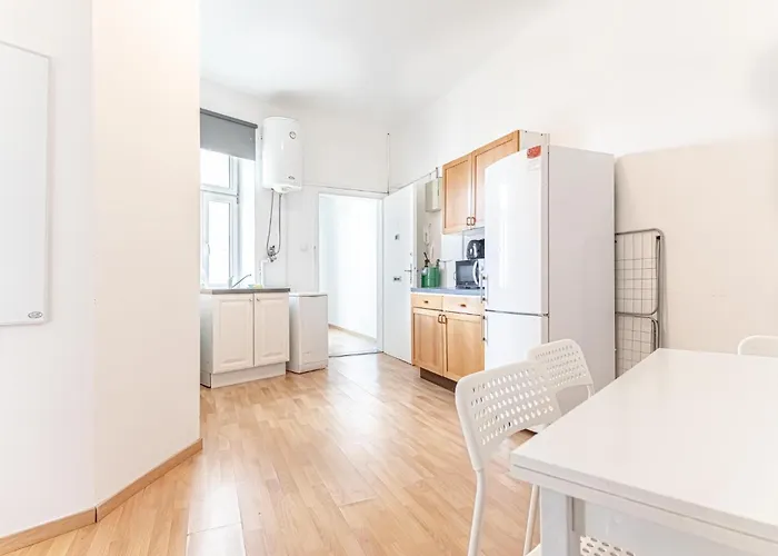 Apartment Lovely 1br U3 Proximity & Danube Canal, 3rd District *